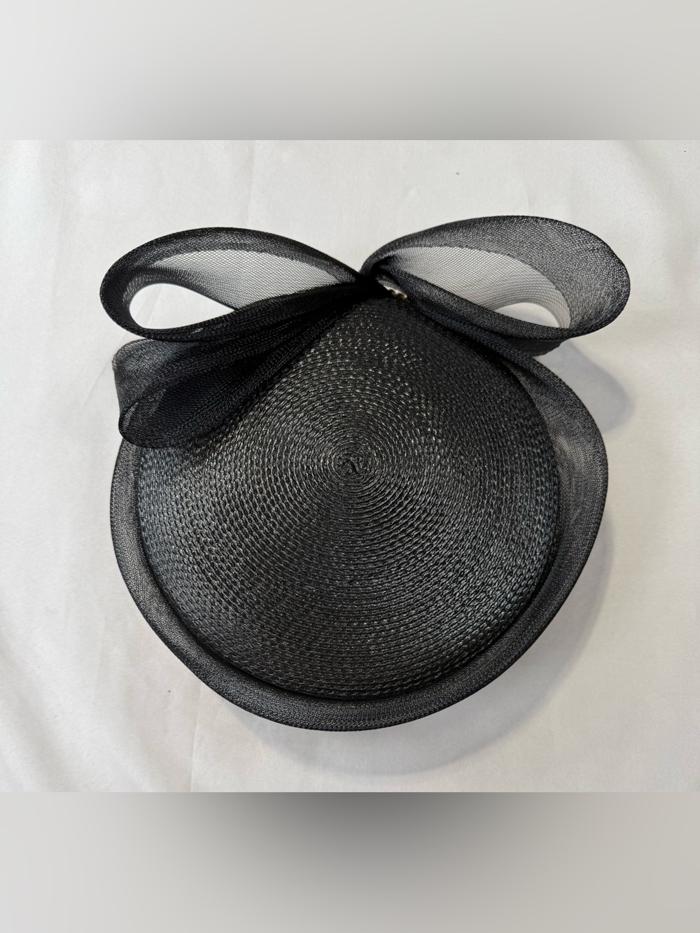 Black Church/Derby Bow Straw Circle Fascinator Hat - Picture 2 of 9